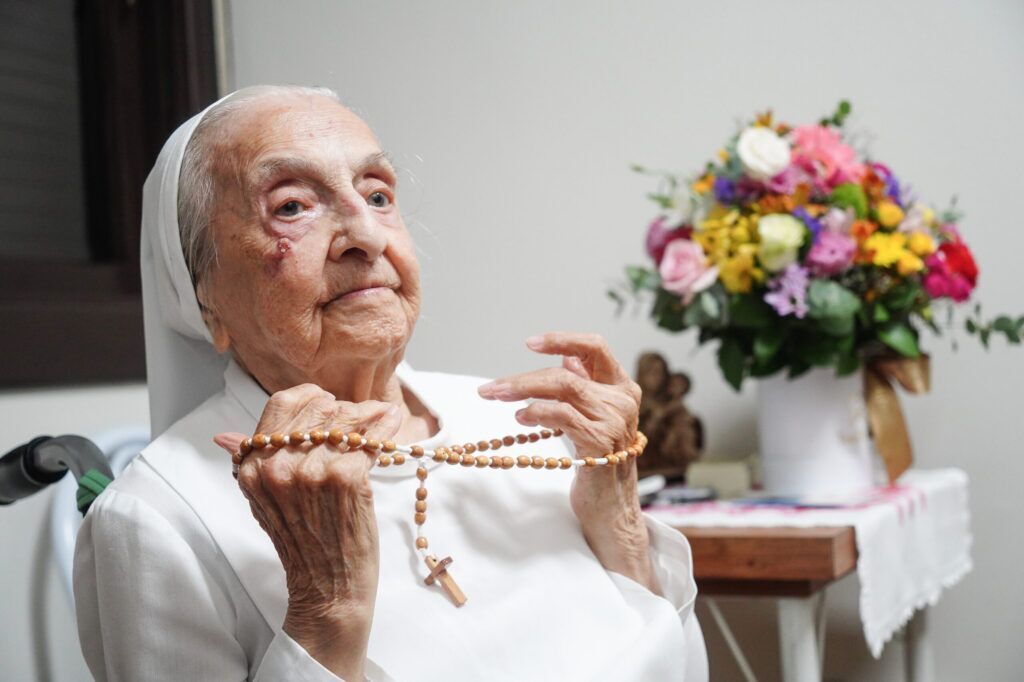 Freira brasileira do Rio Grande do Sul se torna a pessoa mais velha do mundo