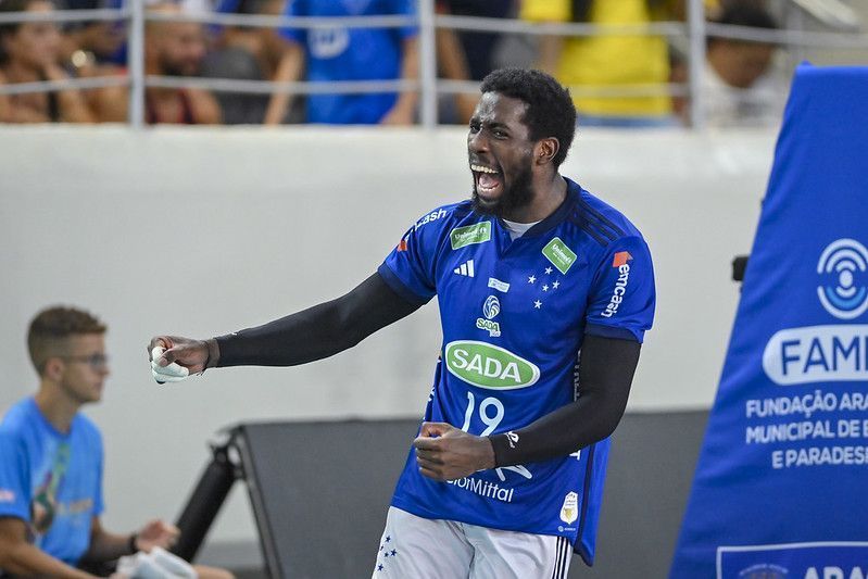 Em busca do décimo título, Cruzeiro enfrenta bolivianos na estreia do Sul-Americano