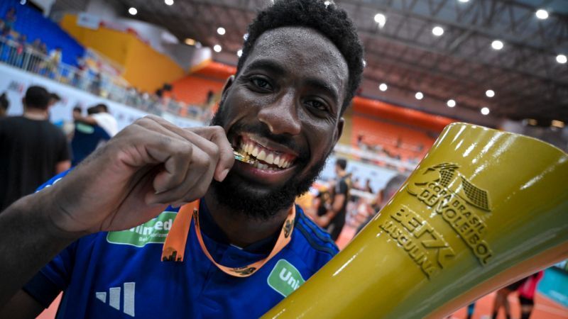 López se emociona em adeus ao Sada Cruzeiro e faz promessa à torcida