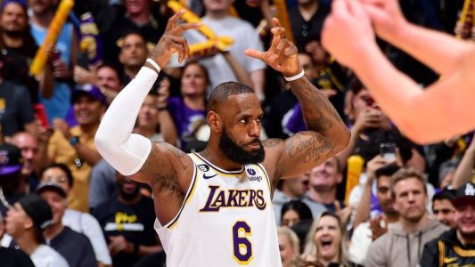 Los Angeles Lakers, do ala LeBron James, chega aos playoffs como sétimo melhor time da Conferência Oeste