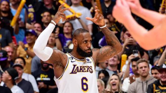 Los Angeles Lakers, do ala LeBron James, chega aos playoffs como sétimo melhor time da Conferência Oeste