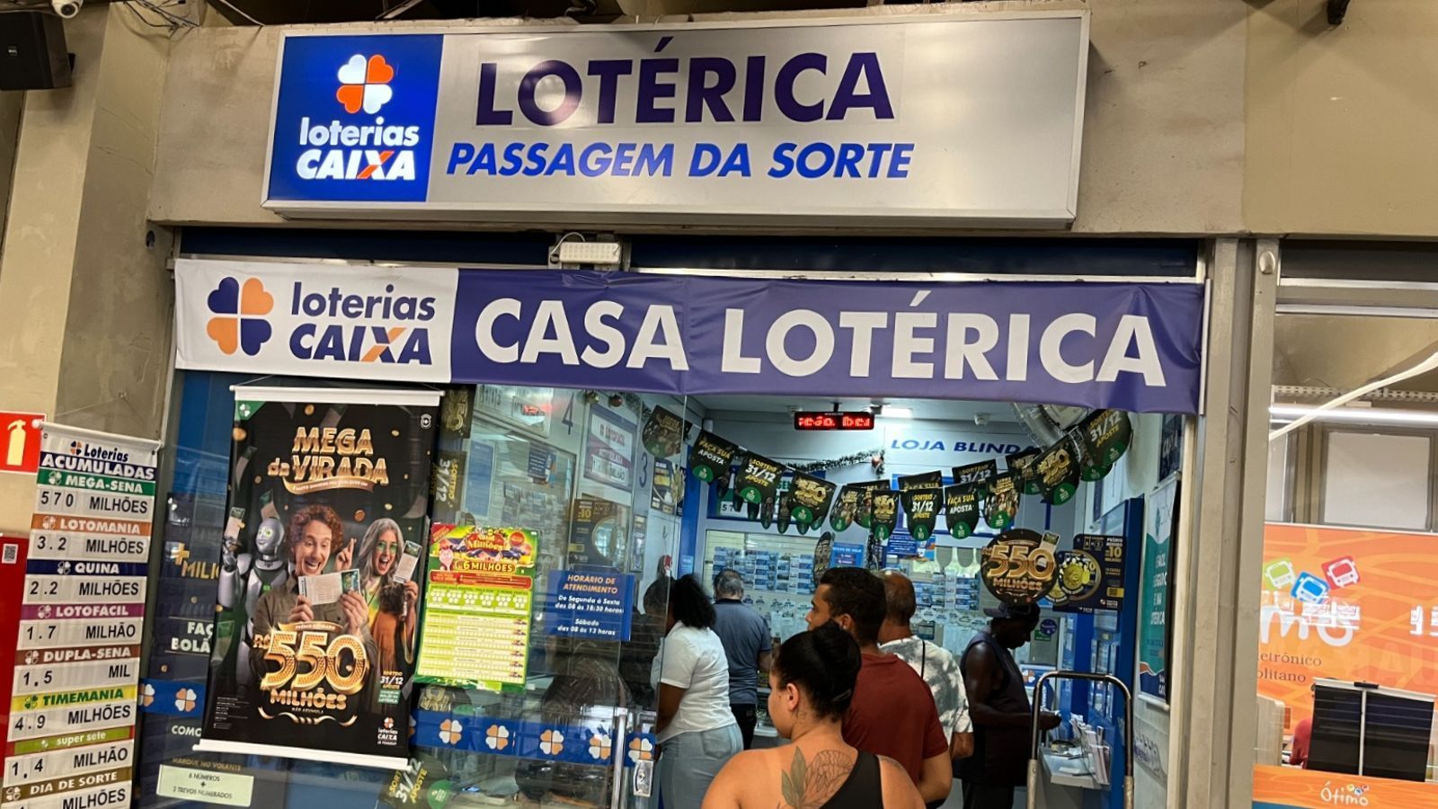 Mega da Virada: lotérica da Rodoviária atrai moradores de BH e turistas sonhadores