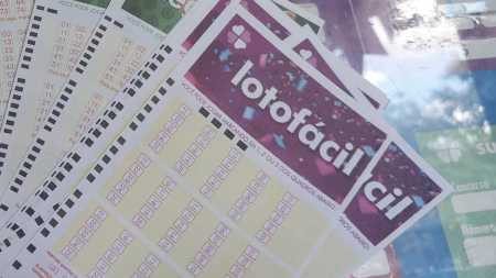 Lotofácil pode pagar prêmio de R$ 1,7 milhão nesta segunda-feira (12)