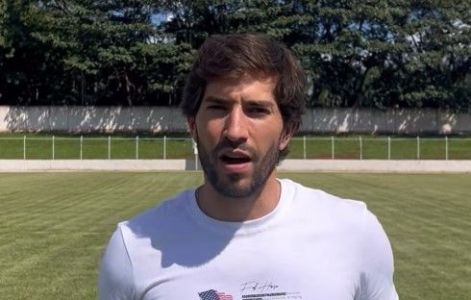 Lucas Silva em vídeo de convite para o Futebol Solidário LS16 2025