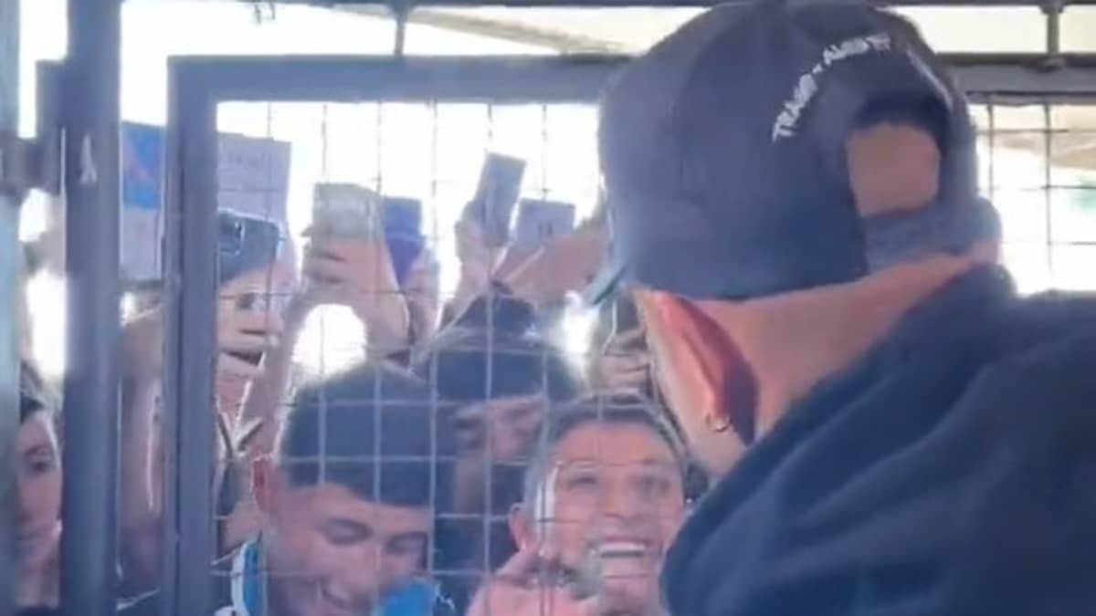 Luan é recebido no Sul com festa da torcida do Grêmio