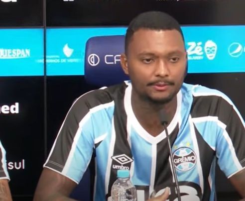 Luan Cândido é apresentado no Grêmio e garante estar apto para estrear