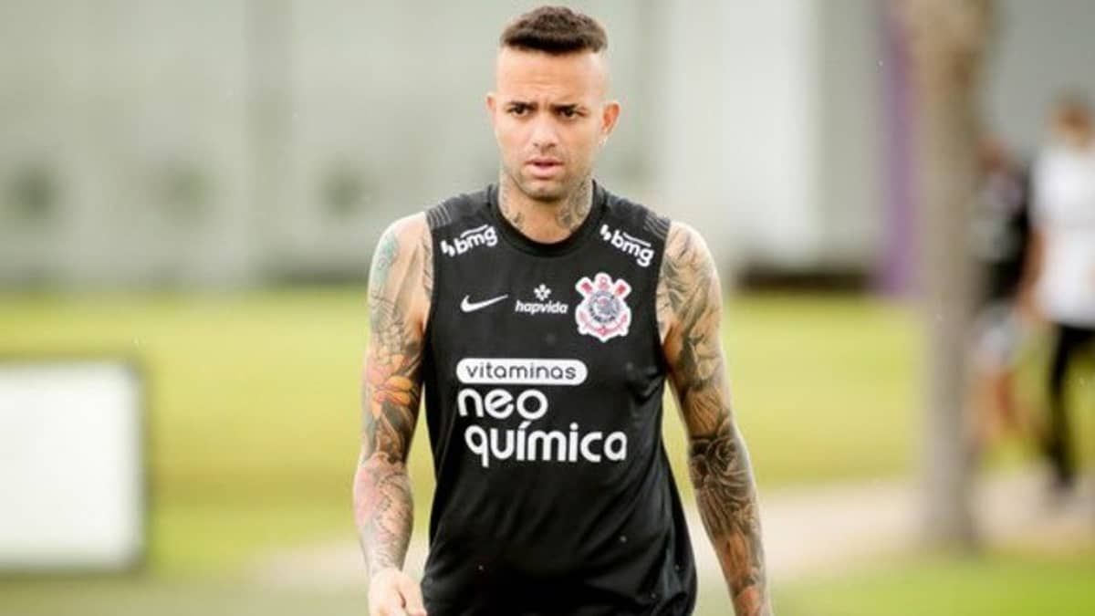 Luan reaparece nas redes sociais e comemora classificação do Corinthians