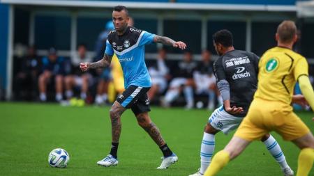 Luan deu assistência para o gol de Iturbe no jogo-treino