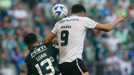 Luan, do Palmeiras, e Tiquinho Soares, do Botafogo, voltarão a se encontrar nesta quarta (1)