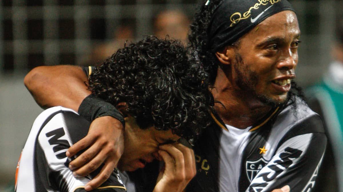 'Severino' de Ronaldinho no Atlético, Luan relembra dia de fúria do Bruxo