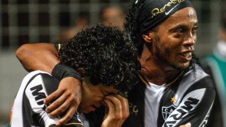 Luan e Ronaldinho viraram grandes amigos no Atlético