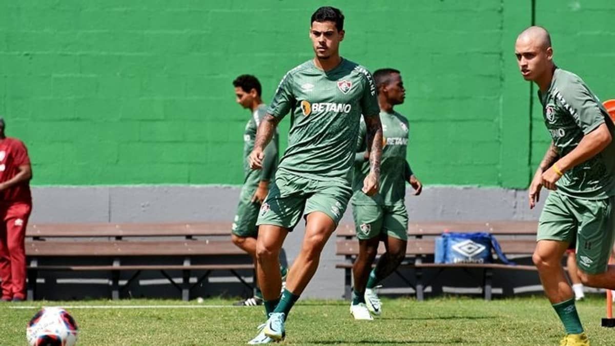 Fluminense encaminha empréstimo de jovem zagueiro para o Londrina