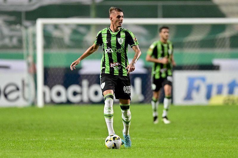 América tenta 'repatriar' zagueiro Luan Patrick, do Athletico-PR