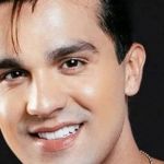 Luan Santana é comparado a Cid Moreira após envelhecimento por inteligência artificial; veja