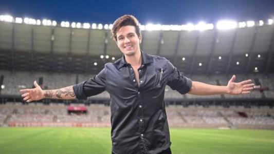 Luan Santana no gramado do Mineirão