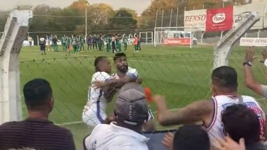 Luan se desentendeu com torcedores na Arena Vera Cruz, em Betim