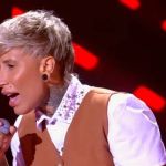 Semifinalista volta ao 'The Voice' após dez anos e troca o rock pelo sertanejo