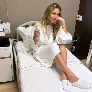 luana piovani em cama de hospital.jpg