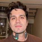 Após passar mal em Minas, Luan Santana confirma agenda: ‘10 shows seguidos’