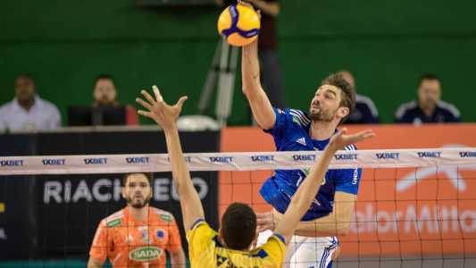 Lucão foi titular na vitória do Sada Cruzeiro diante do Araguari