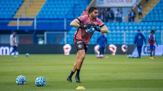 Lucas Arcanjo saiu lesionado no último jogo e deve desfalcar o Leão