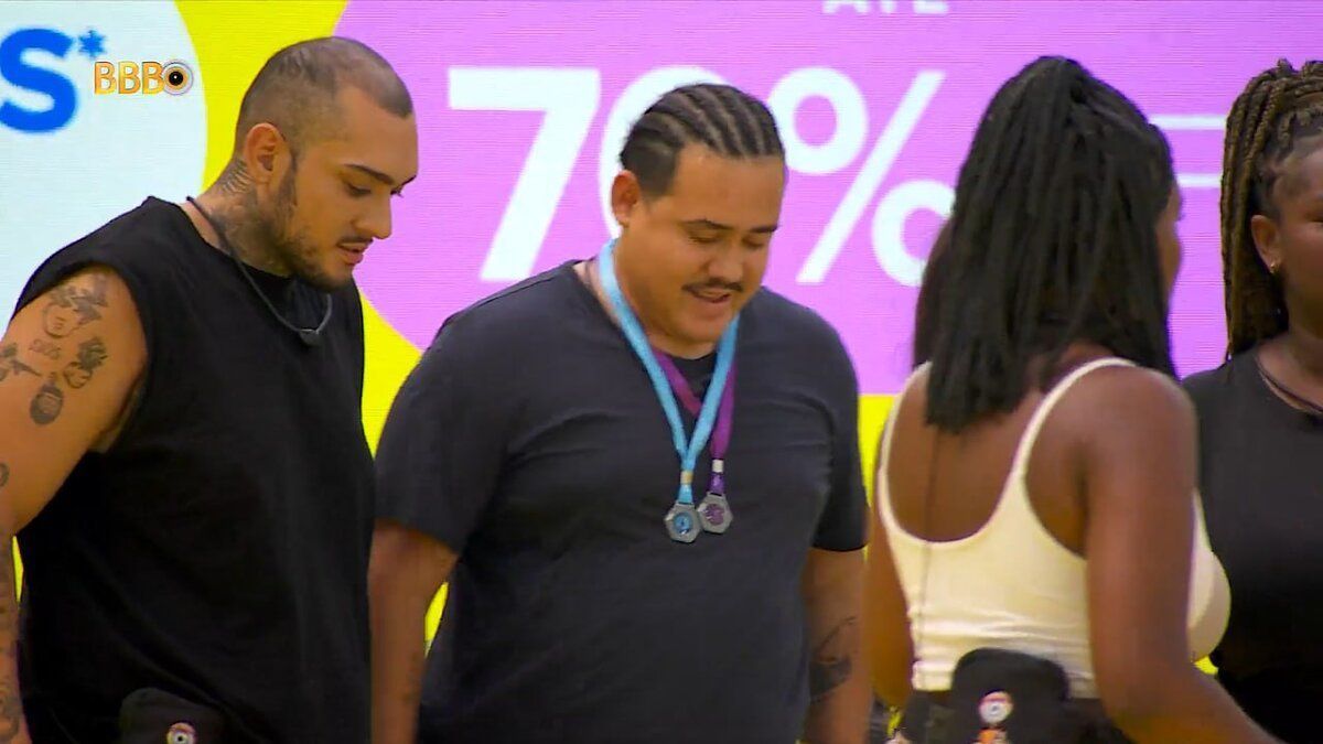 Anjo da semana, Lucas menciona esposa sem saber que está solteiro no BBB 24