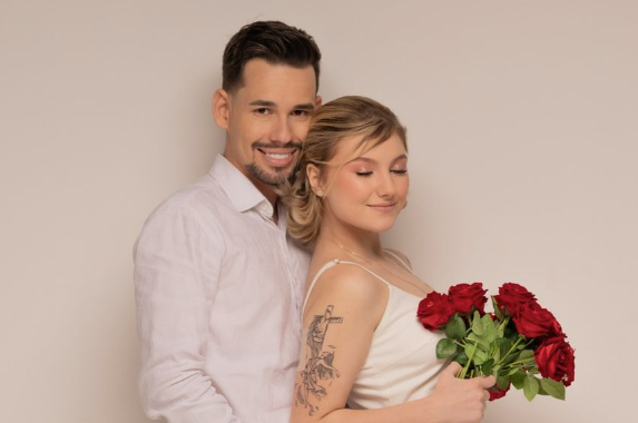 Marido de Isabel Veloso, influencer com câncer terminal, cita 'A Culpa é das Estrelas' em declaração