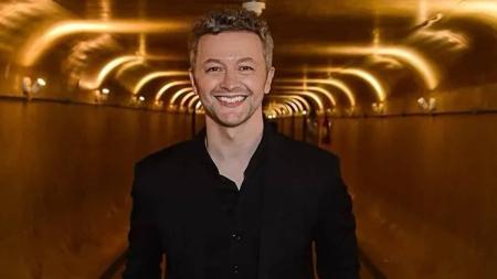 Lucas Lima, ex marido de Sandy, foi visto em loja de móveis nesta segunda-feira (2)