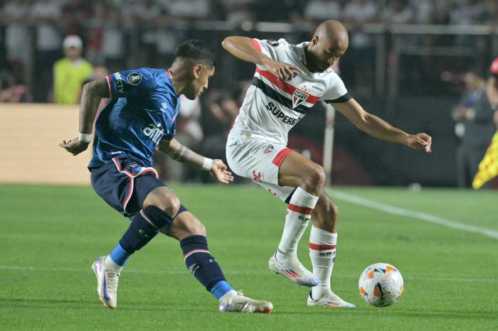 Lucas jogou como ponta esquerda contra no Nacional