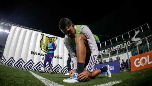 Lucas Oliveira antes da partida contra o Grêmio, no último sábado