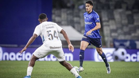 Lucas Oliveira não mediu palavras para criticar o gramado do Mineirão