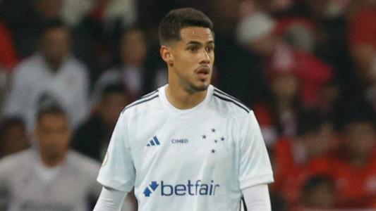 Lucas Oliveira, zagueiro do Cruzeiro, foi expulso contra o Inter e está fora do duelo com o Vasco