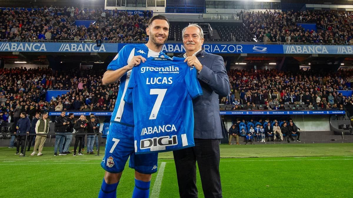 Atacante paga R$ 3 milhões para jogar por clube da 3ª divisão