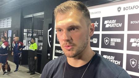 Lucas Perri é o atual titular do Botafogo, líder do Campeonato Brasileiro