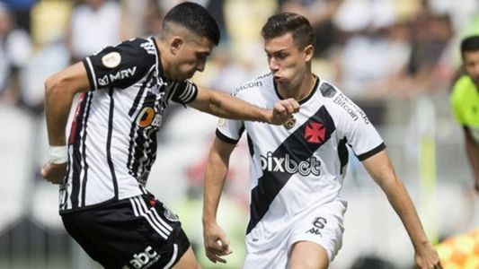 Lucas Piton é titular absoluto no Vasco