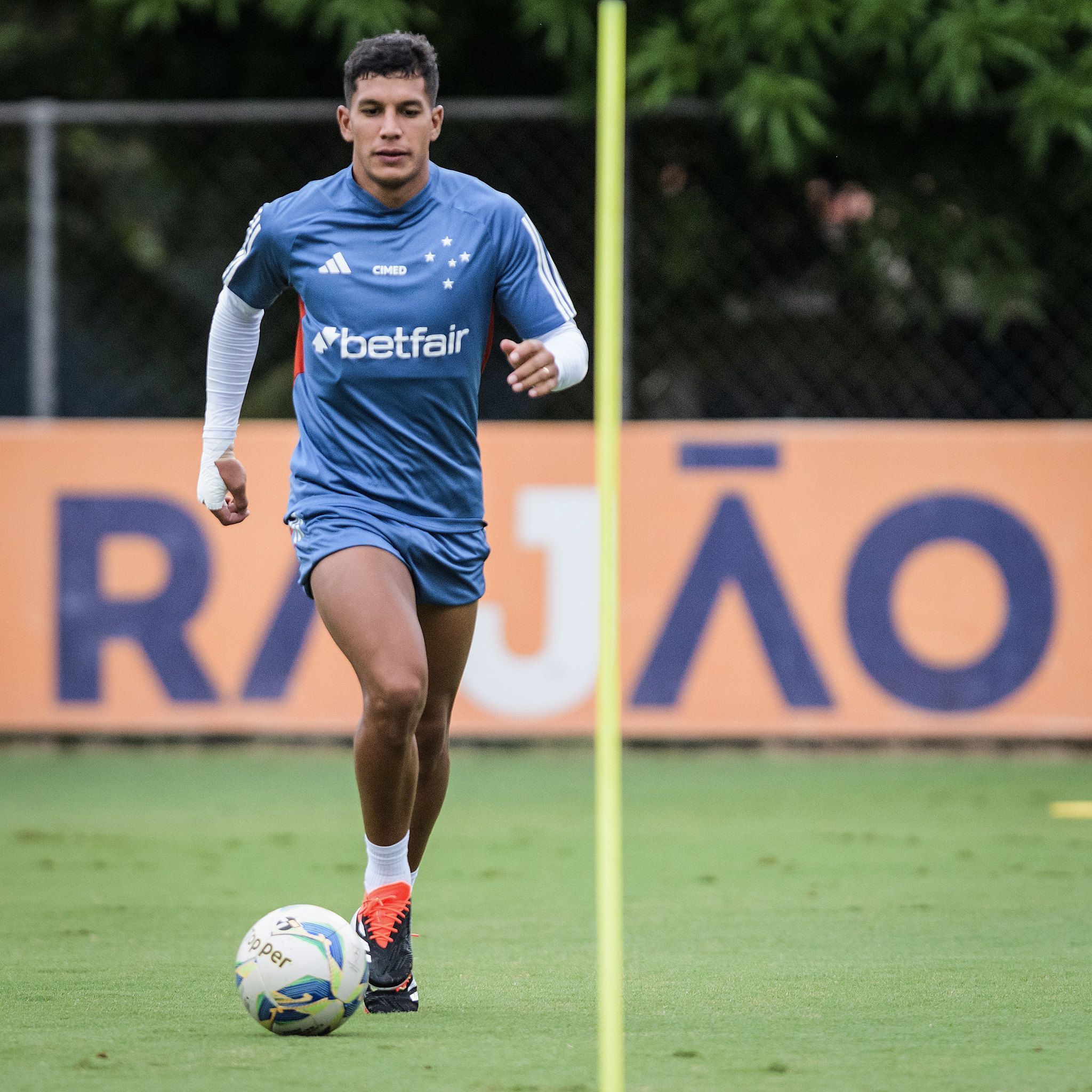Romero revela 'dica caseira' para Cruzeiro superar altitude na estreia da Sul-Americana