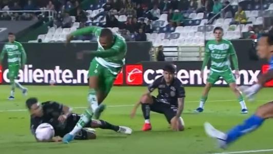 Lucas Romero ficou desacordado após ser atingido com chute no rosto