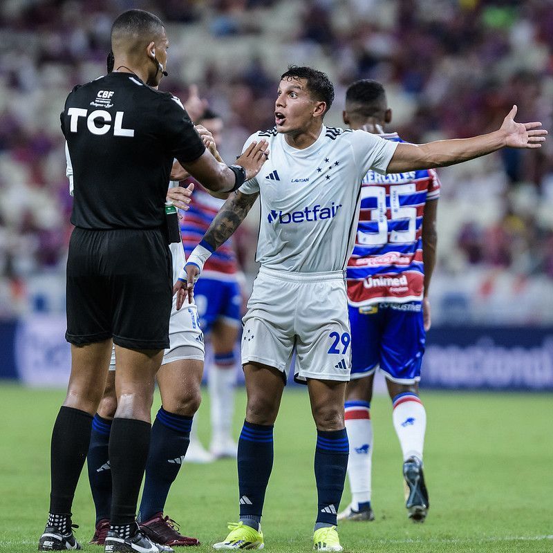 Cruzeiro perde titular para clássico contra o Atlético pelo Brasileiro
