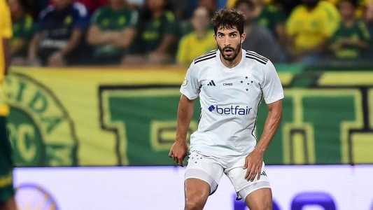Lucas Silva atuou no primeiro tempo da partida contra o Cuiabá
