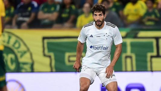 Lucas Silva atuou no primeiro tempo da partida contra o Cuiabá
