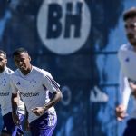 Cruzeiro enfrenta o Athletico-PR em busca de retomada após tropeços 