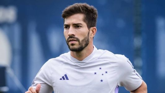 Lucas Silva, de 30 anos, em trabalho de transição física no Cruzeiro