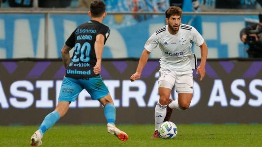 Lucas Silva foi titular na derrota do Cruzeiro diante do Grêmio neste domingo (27)