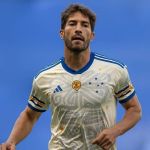 Lucas Silva vê Cruzeiro em partida 'digna de vitória' e garante: 'Vamos sair dessa'