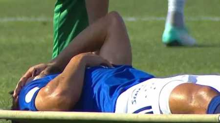 Lucas Silva mostrou desespero ao sair do campo neste sábado (11)