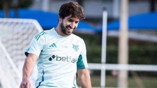 Lucas Silva em treino do Cruzeiro