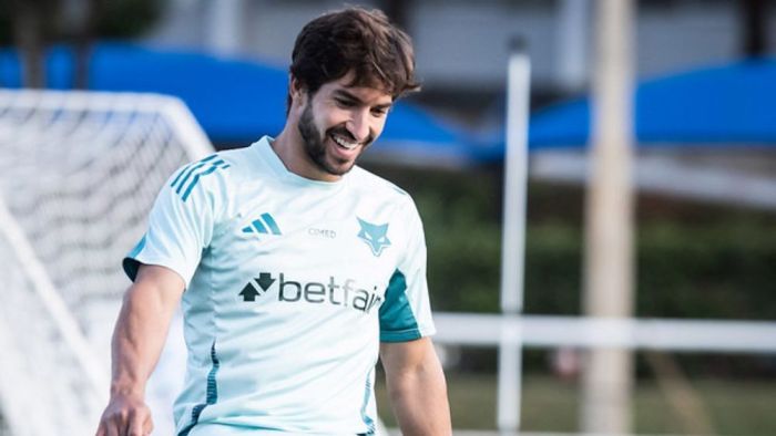 Lucas Silva em treino do Cruzeiro