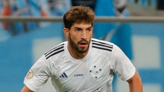 Lucas Silva, volante do Cruzeiro, em jogo contra o Grêmio