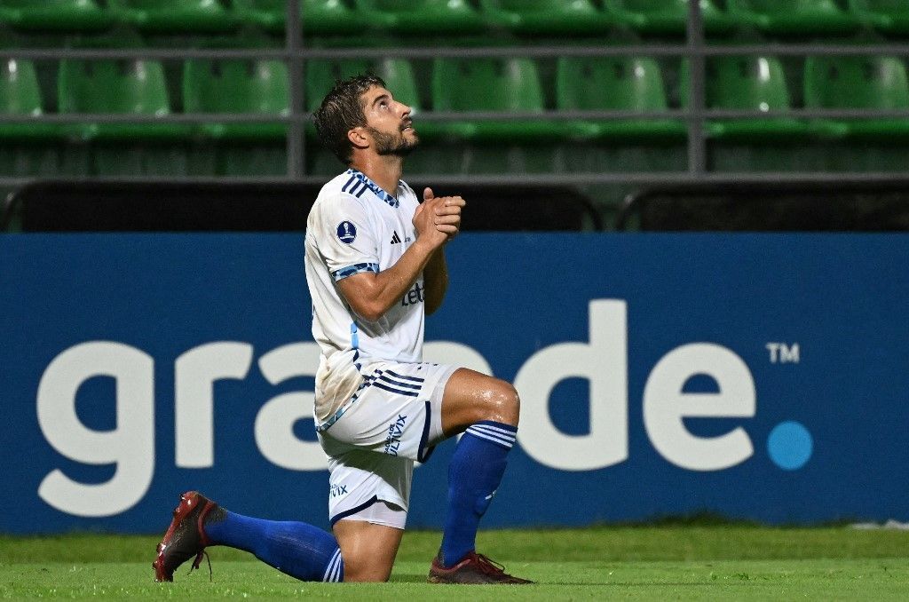 Cruzeiro goleia na Copa Sul-Americana e segue vivo para ir às oitavas