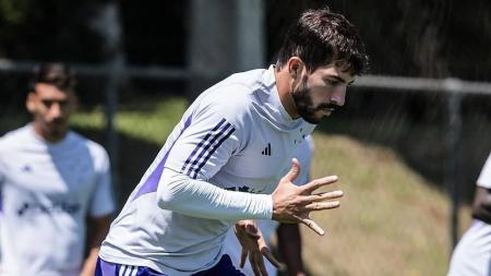 Lucas Silva, volante do Cruzeiro, voltou a ser opção